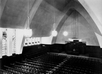 Kerkzaal vanaf balkon.
<br/>
Particulier bezit, zj